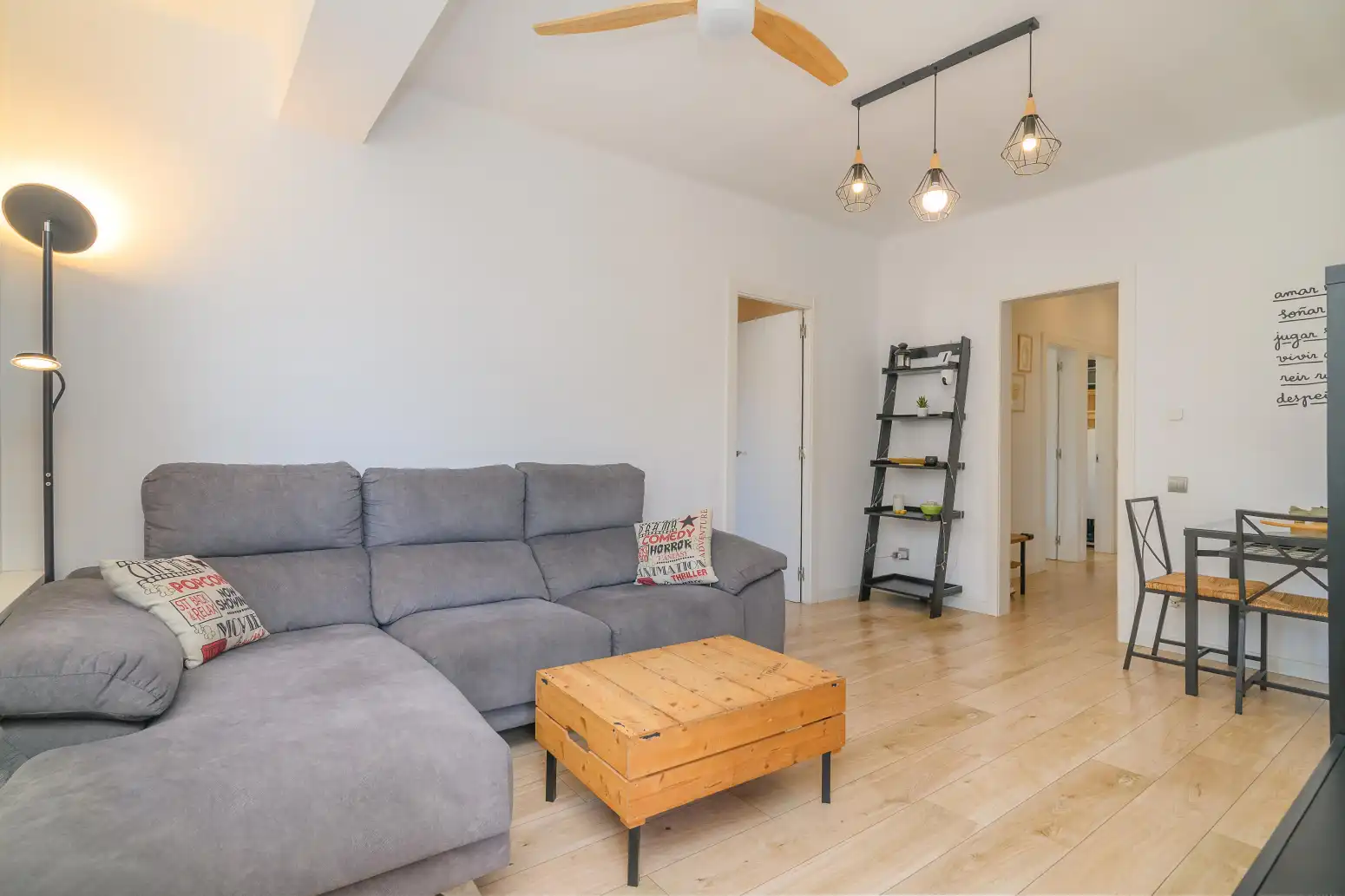 Sala de estar de Piso en venta en Sant Boi de Llobregat con Calefacción y Balcón