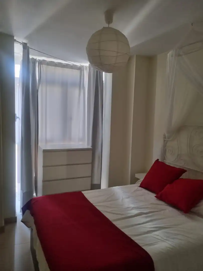 Dormitori de Apartament de lloguer en Madrid amb Calefacció, Moblat i Rentadora