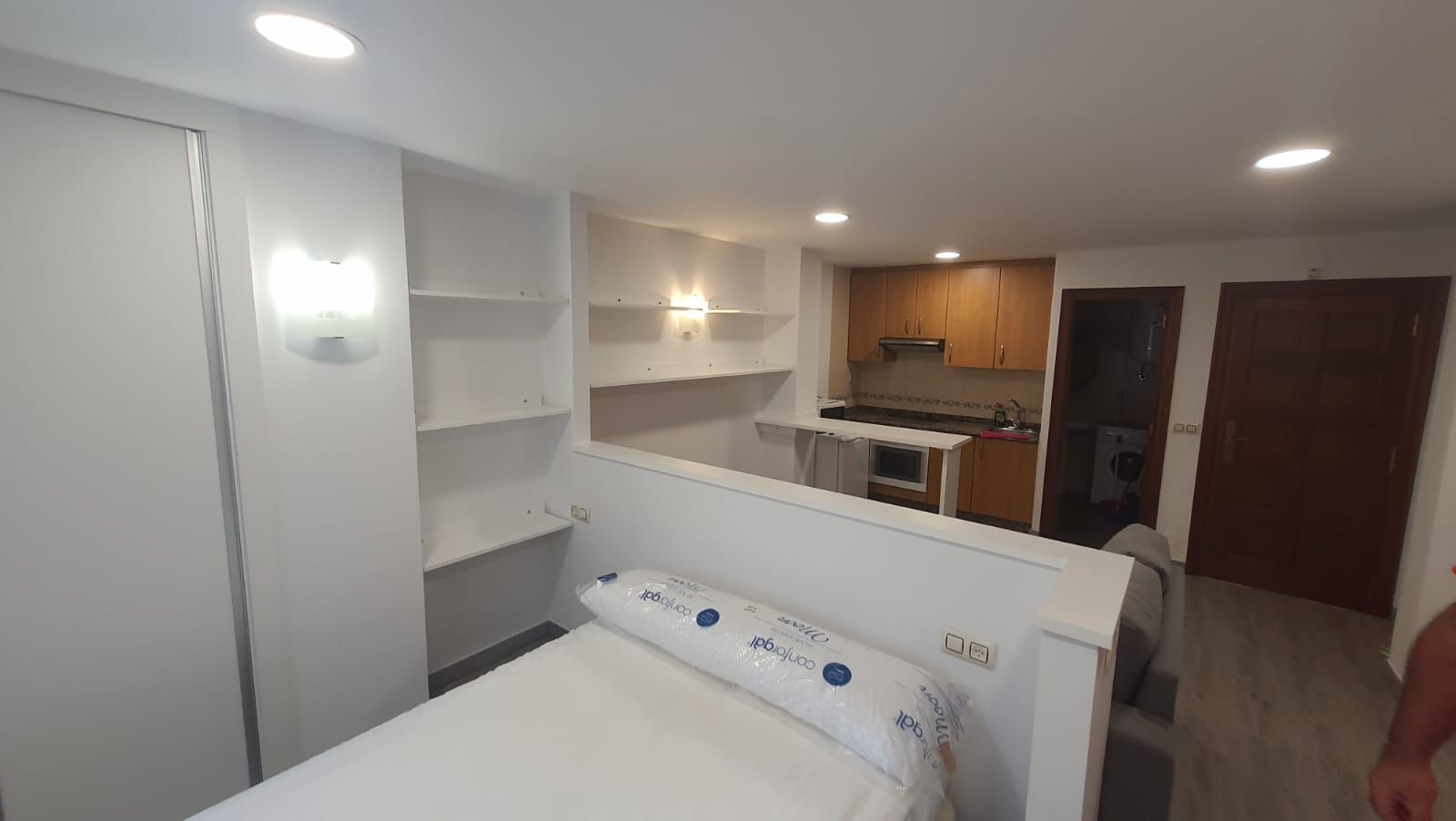 Dormitori de Pis de lloguer en Santiago de Compostela  amb Calefacció, Moblat i Forn