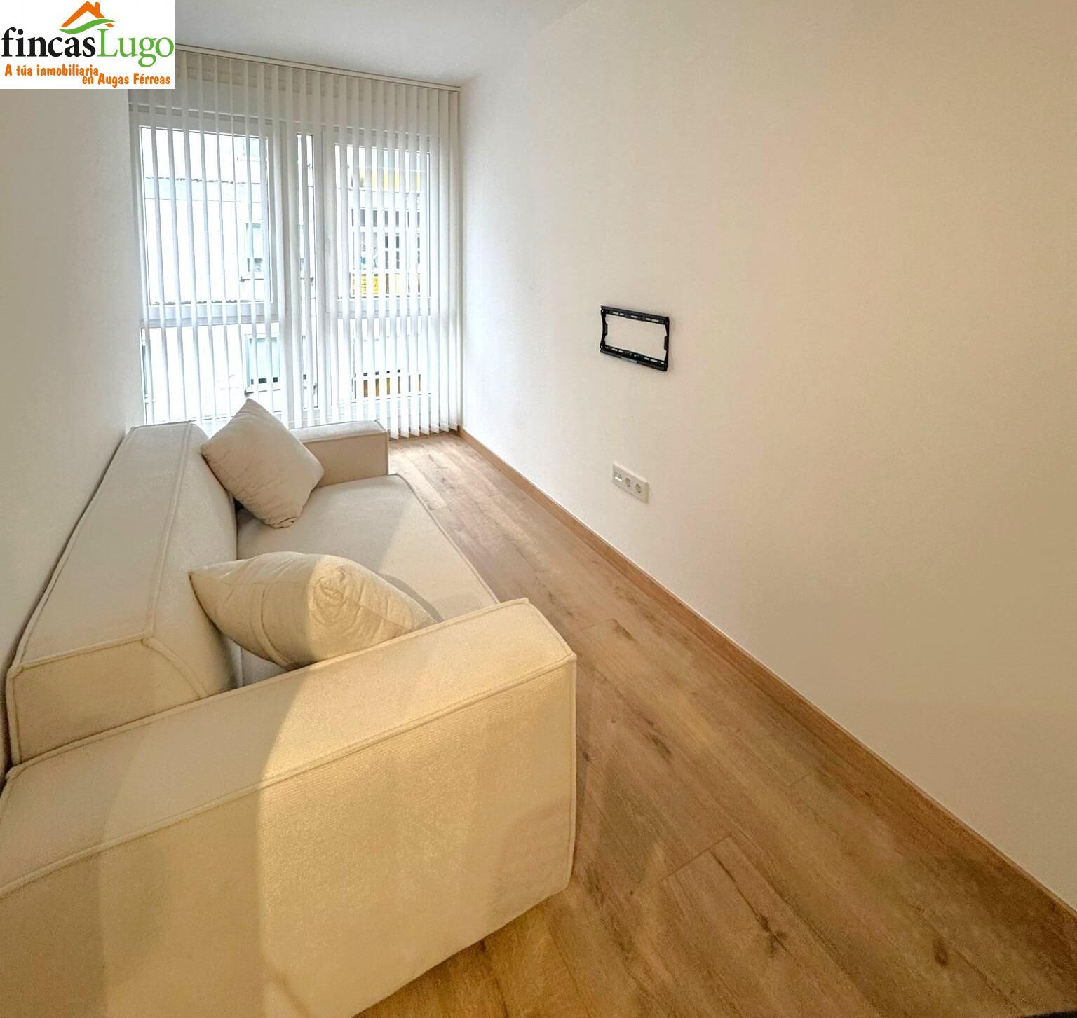 Sala de estar de Estudio de alquiler en Lugo Capital con Trastero y Amueblado