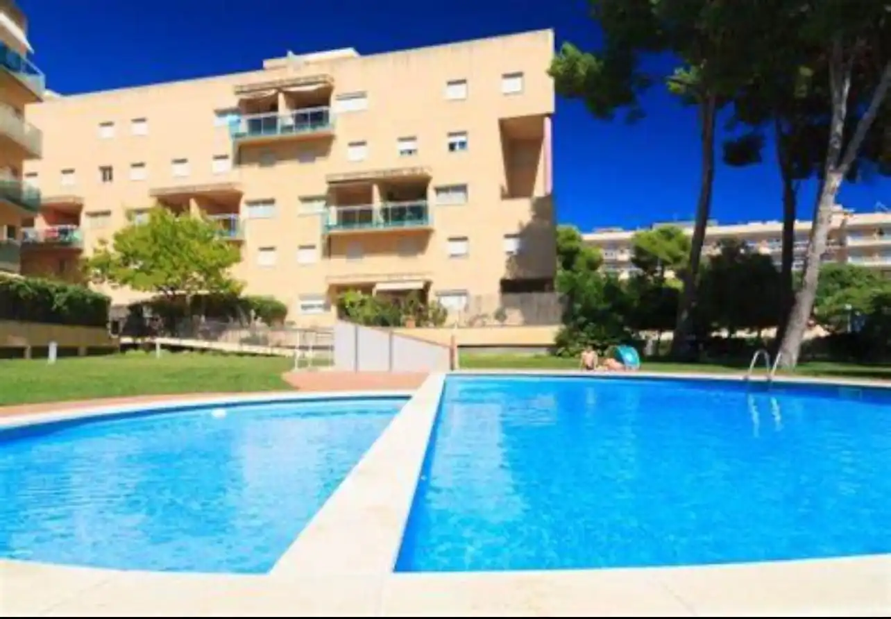 Piscina de Dúplex en venta en Salou con Aire acondicionado, Calefacción y Amueblado