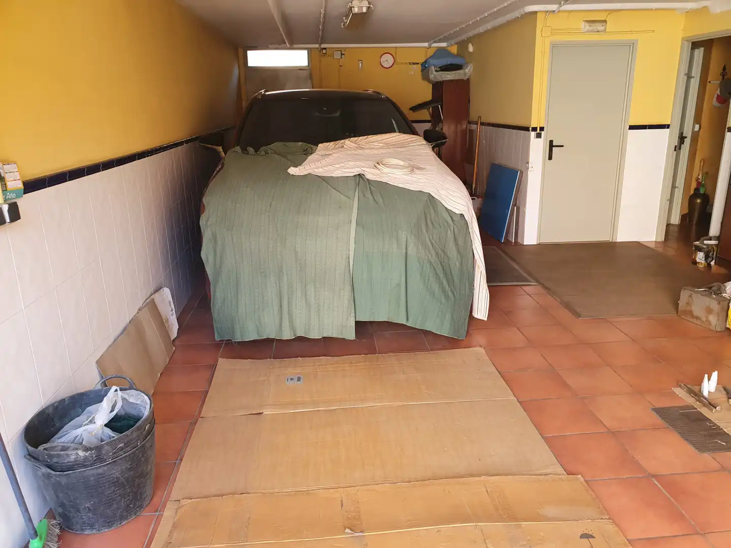 Aparcament de Casa o xalet en venda en León Capital  amb Calefacció, Jardí privat i Forn