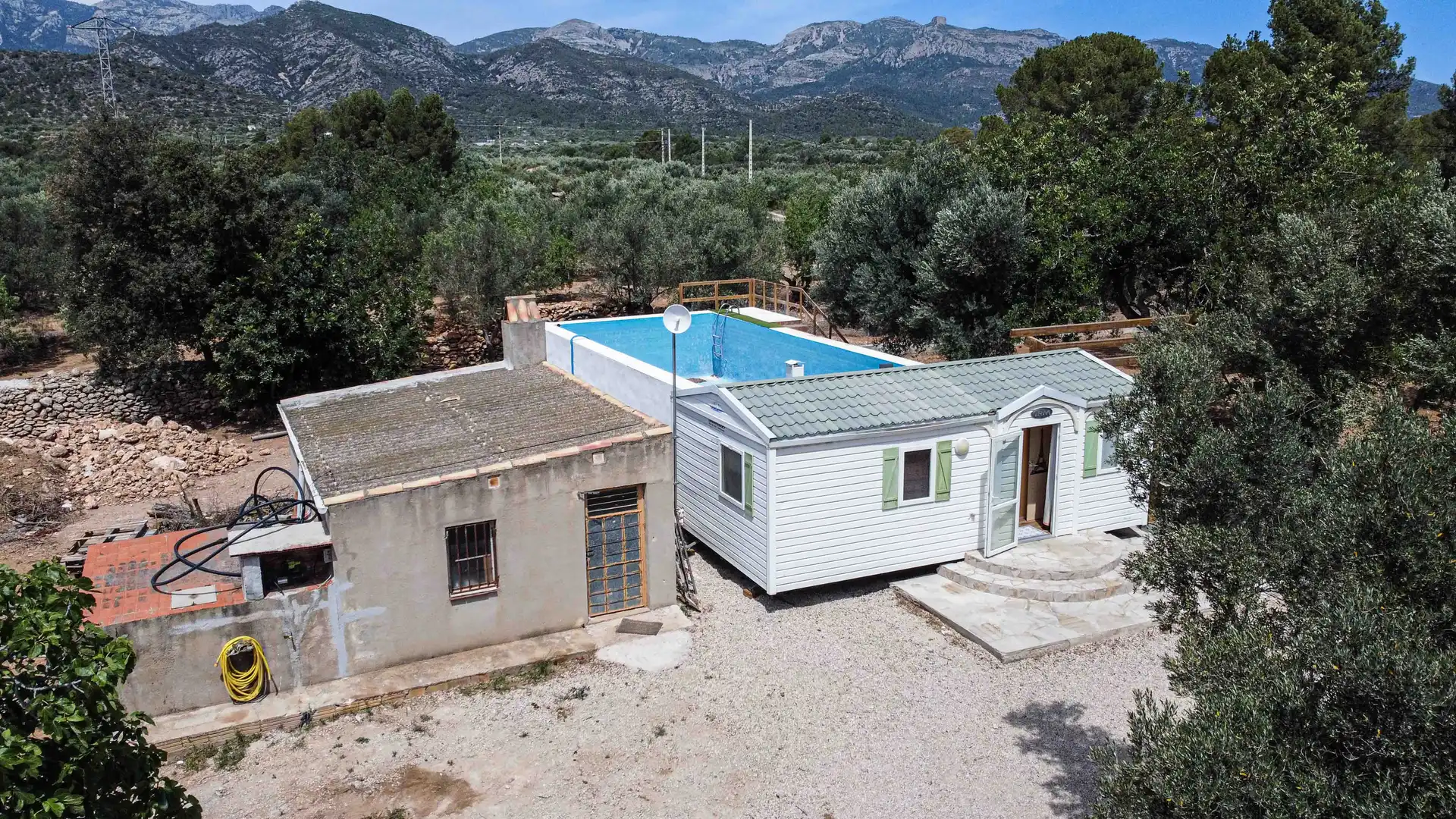 Landhaus mit Pool zum Verkauf in Aldover