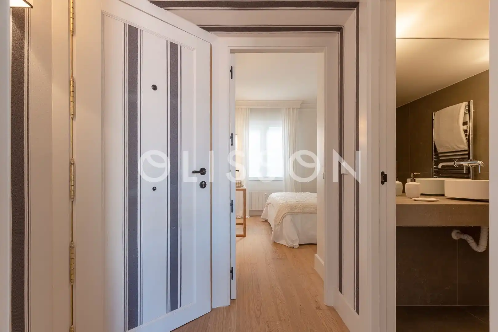 Flat for sale in Madrid  with Air Conditioner, Heating and Storage room