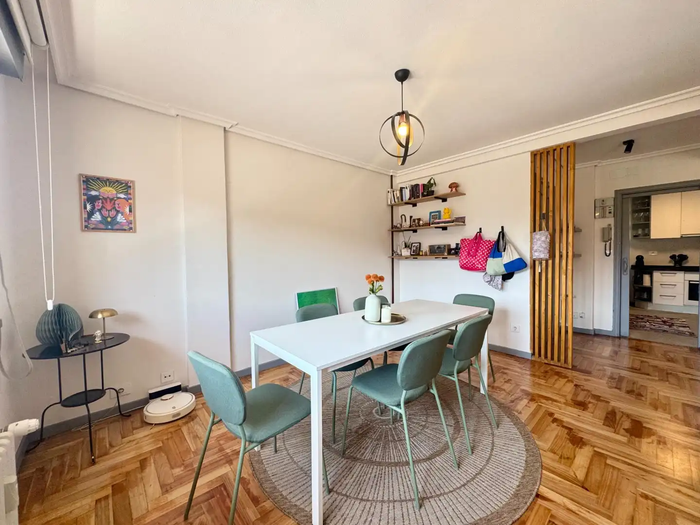 Comedor de Piso en venta en Vigo  con Calefacción, Parquet y Trastero