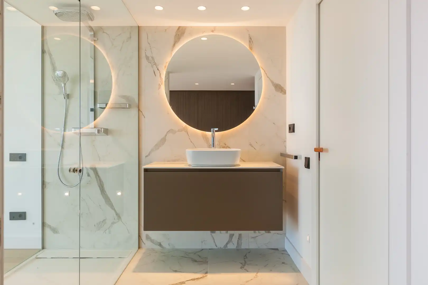 Bathroom of Houses for sale in Barcelona  with Air Conditioner, Heating and Private garden