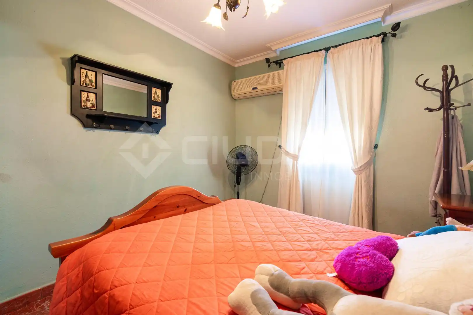 Bedroom of Flat for sale in Sevilla  with Air Conditioner