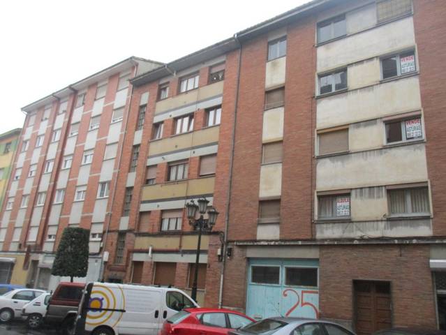 Piso en Venta en Calle Maximiliano Arboleya en Vallobín
