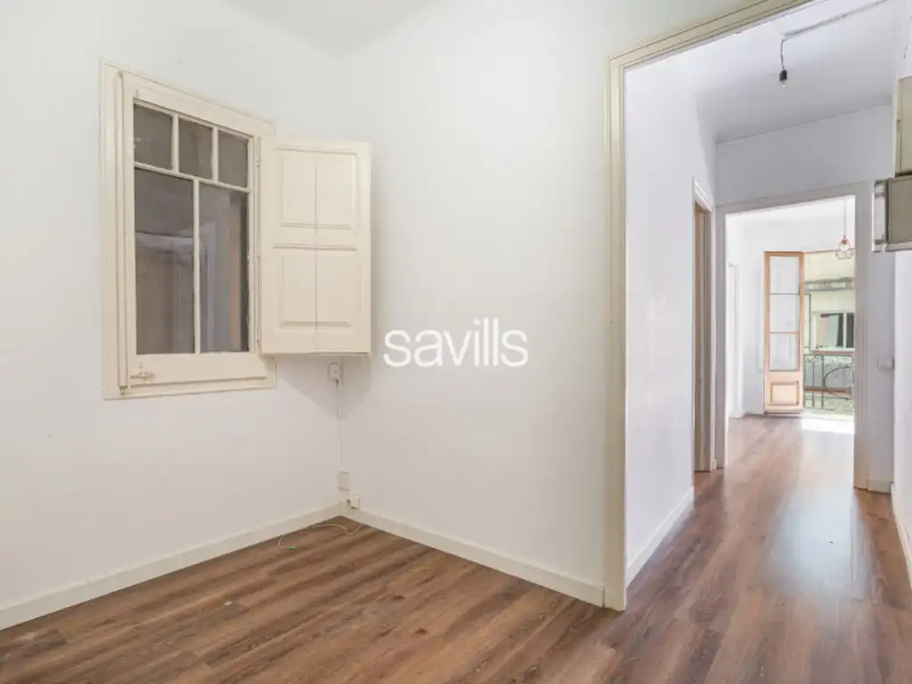 Dormitori de Apartament en venda en Barcelona amb Aire condicionat i Balcó