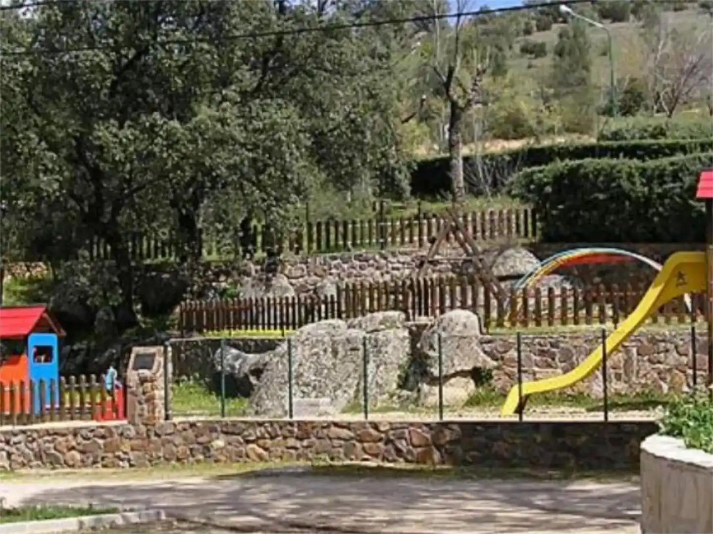 Jardín de Casa o chalet en venta en Los Navalmorales con Aire acondicionado, Jardín privado y Piscina