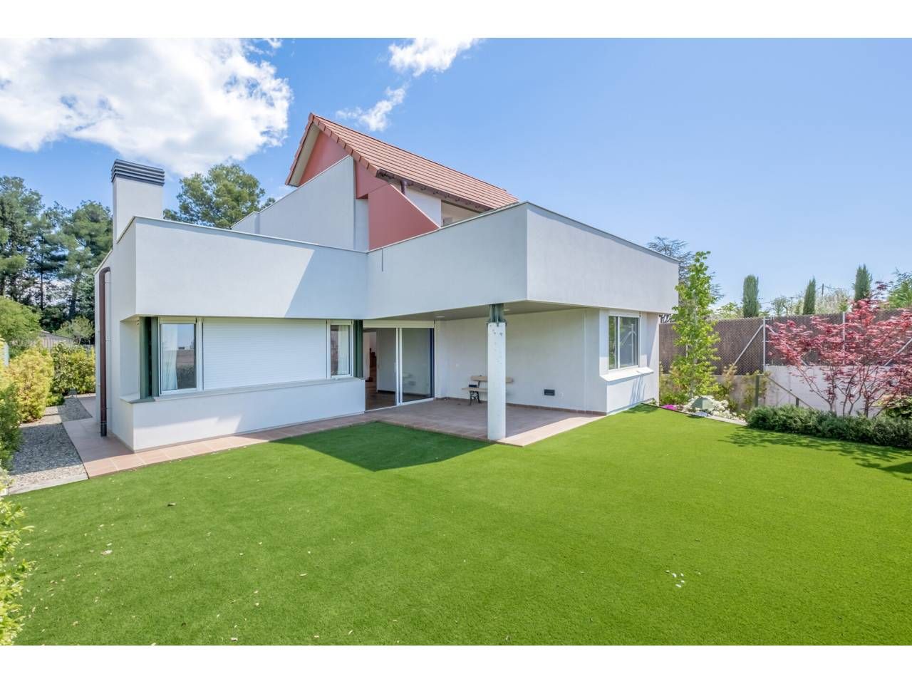 Vista exterior de Casa o xalet de lloguer en Matadepera amb Aire condicionat, Calefacció i Jardí privat
