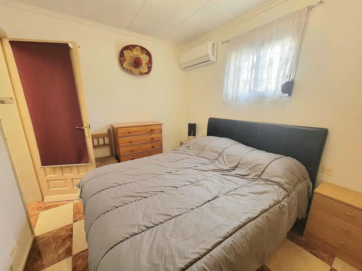 Habitación de Casa adosada en venta en Torrevieja con Aire acondicionado, Terraza y Trastero