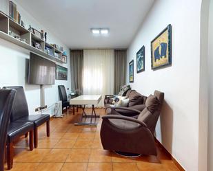 Sala d'estar de Casa adosada en venda en  Córdoba Capital amb Aire condicionat, Calefacció i Jardí privat