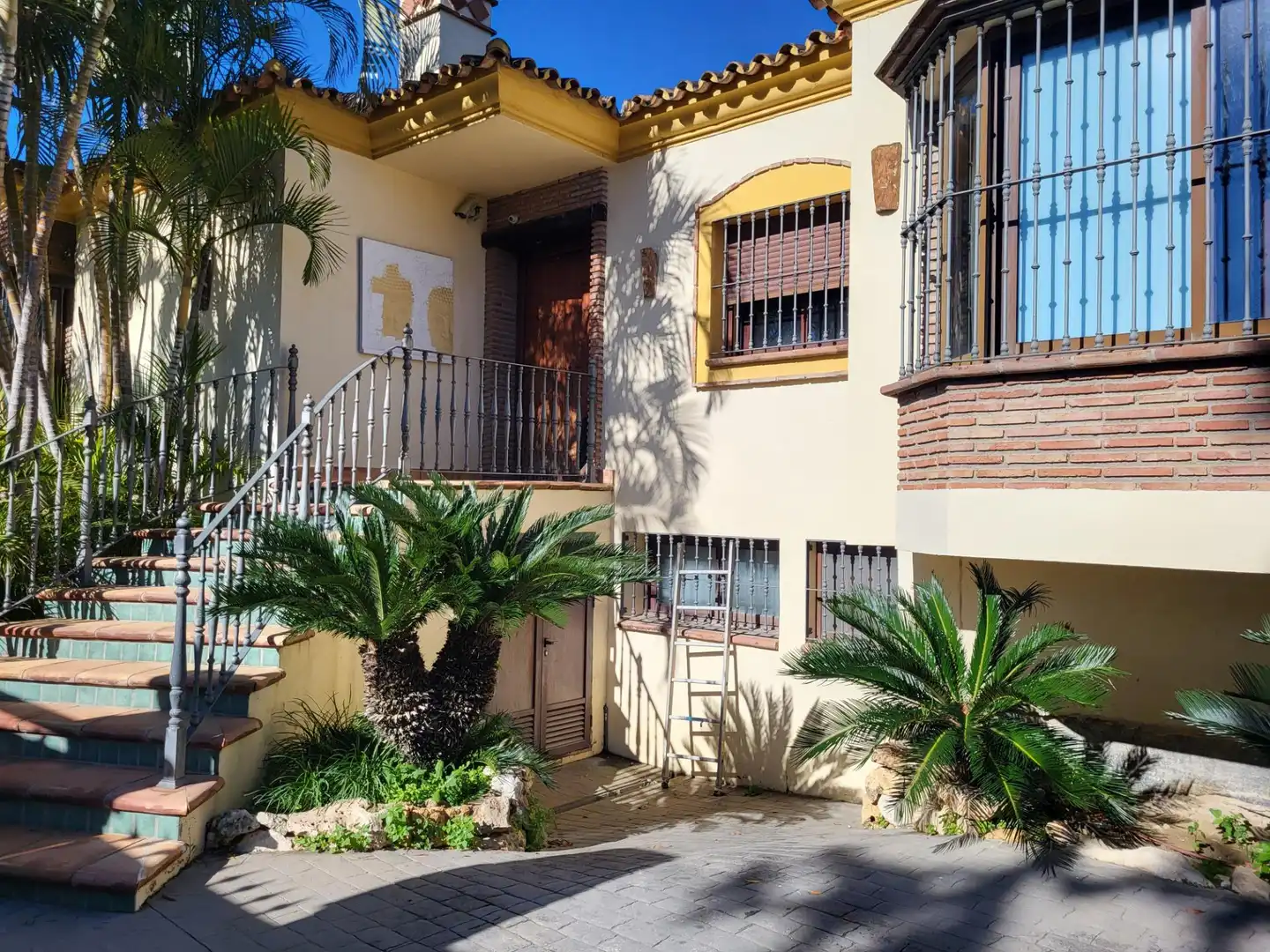 Vista exterior de Finca rústica en venda en Marbella amb Aire condicionat, Calefacció i Jardí privat