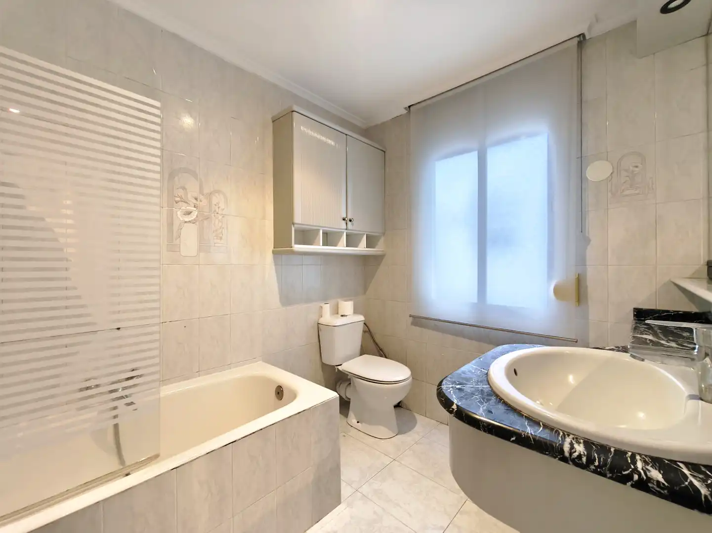 Baño de Piso en venta en  Logroño con Calefacción, Parquet y Amueblado