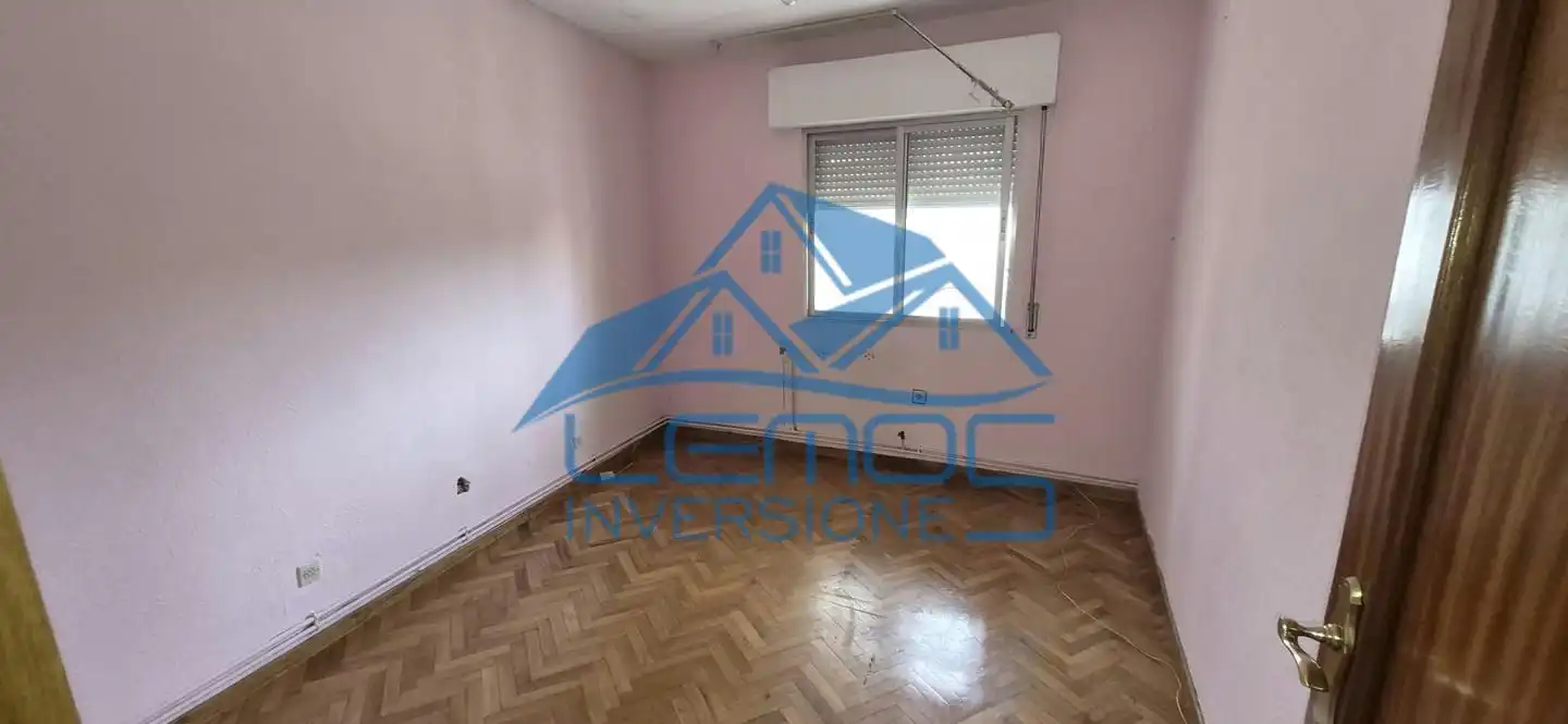 Flat for sale in Plaza de San Lázaro, imagen 3