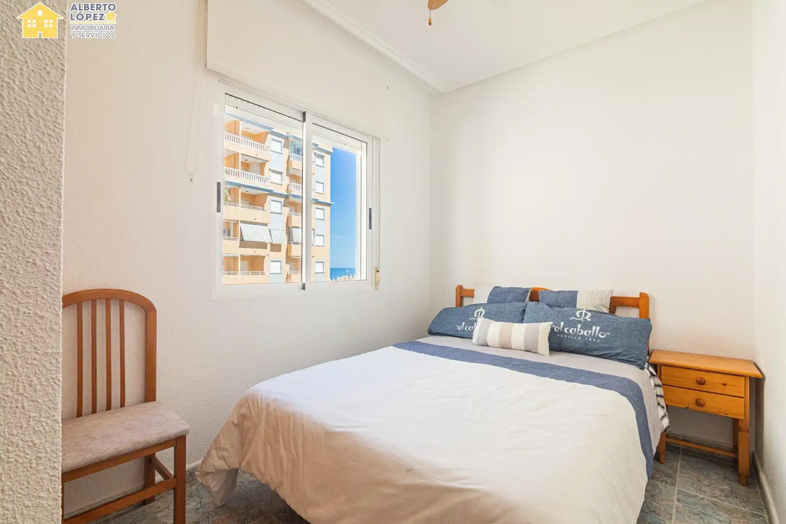Bungalow with terrace for sale in Los Arenales del Sol, imagen 32
