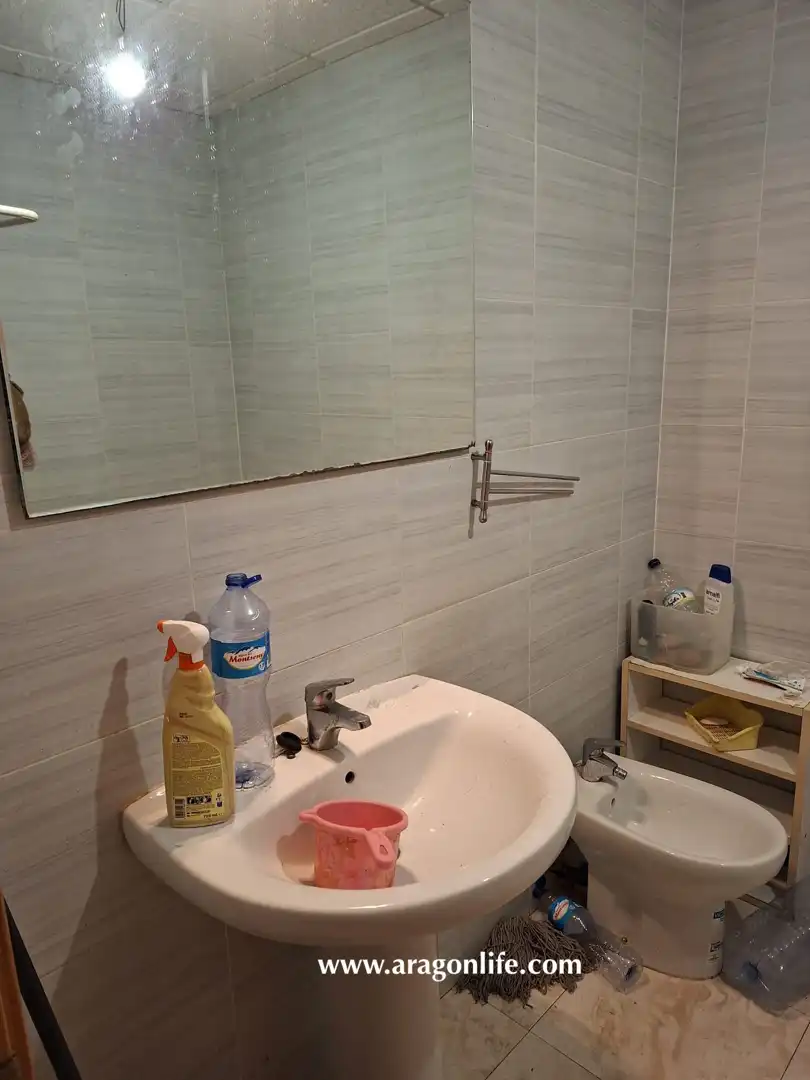 Baño de Finca rústica en venta en Chiprana con Jardín privado, Amueblado y Horno
