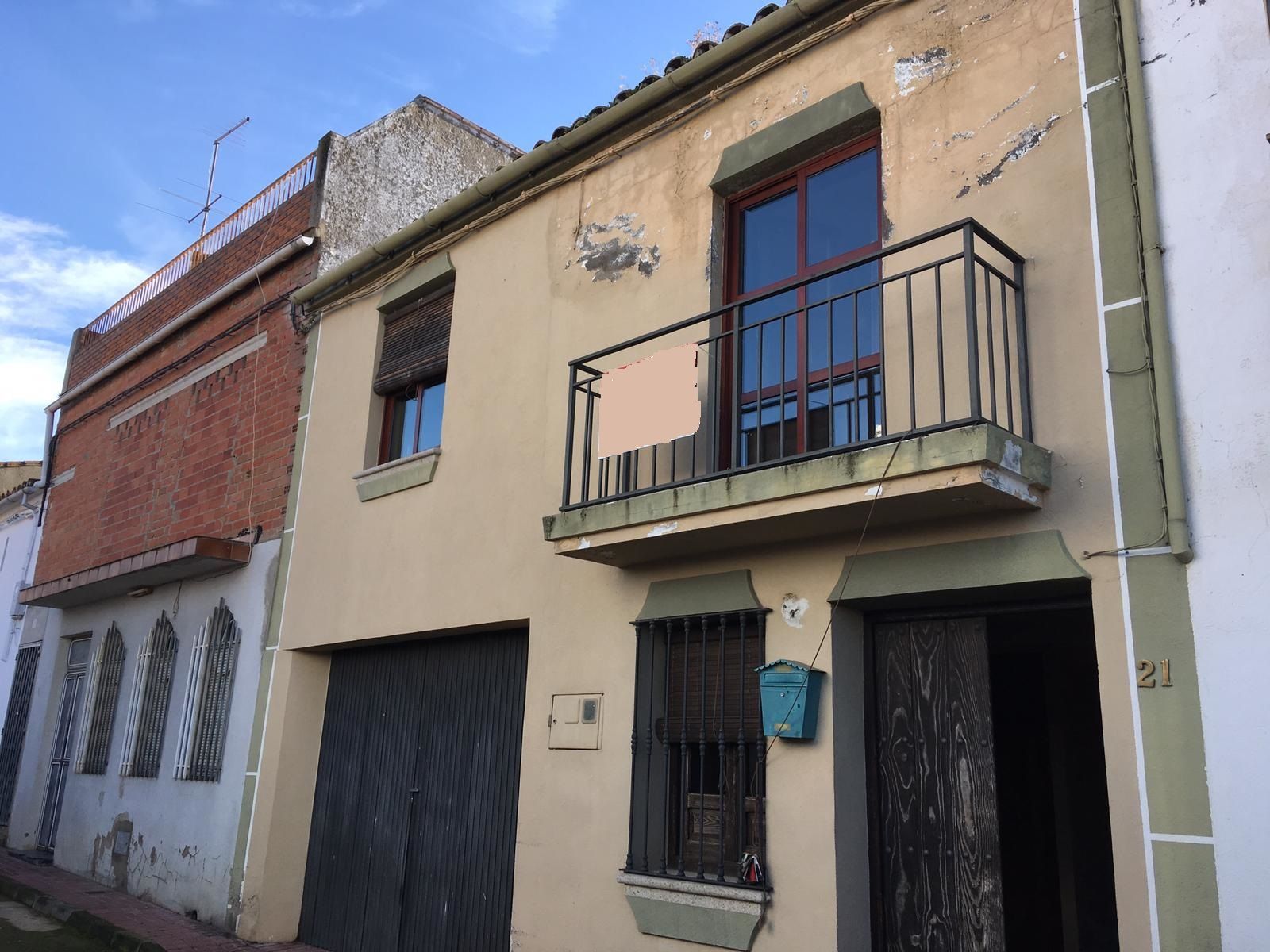 Vista exterior de Casa o xalet en venda en Madroñera amb Calefacció i Terrassa