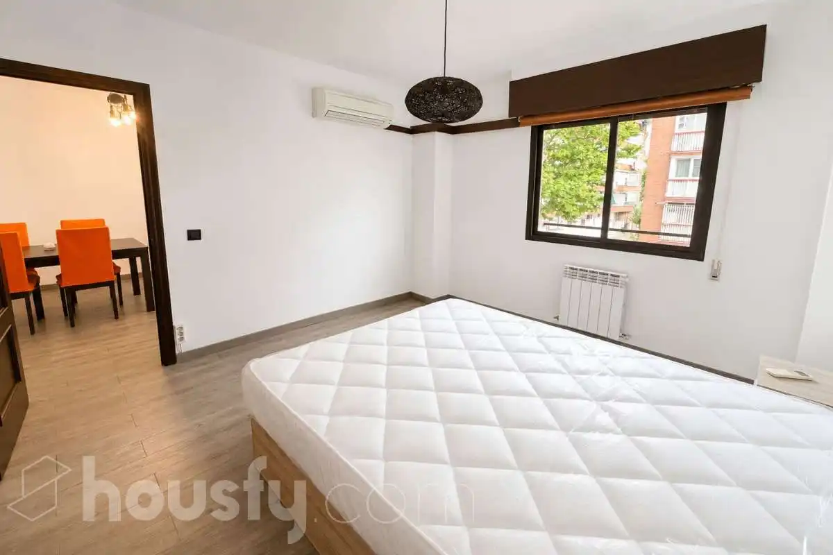 Bedroom of Flat for rent in Madrid  with Air Conditioner, Heating and Parquet flooring