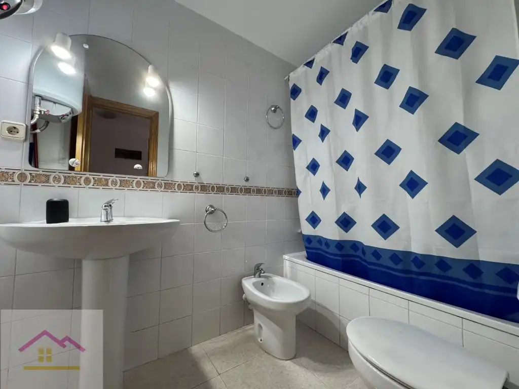 Badezimmer von Wohnung zum Verkauf in Alcalà de Xivert mit Klimaanlage, Terrasse und Möbliert