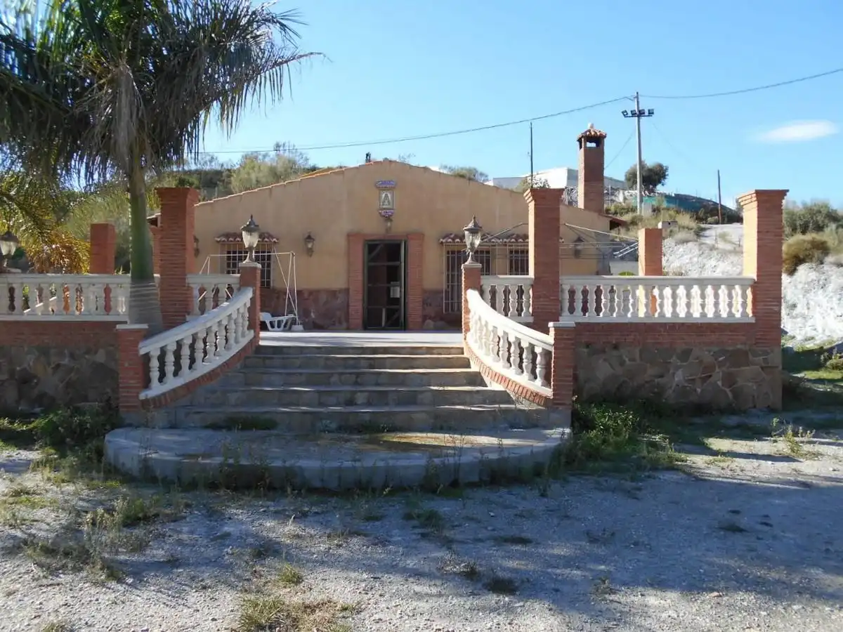 Casa rústica amb jardí en venda a Motril  ciudad