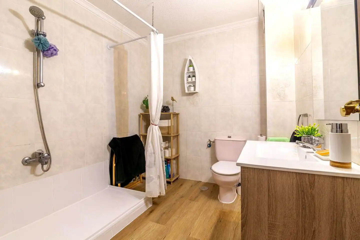 Badezimmer von Wohnung zum Verkauf in Alcorcón mit Heizung und Parkett
