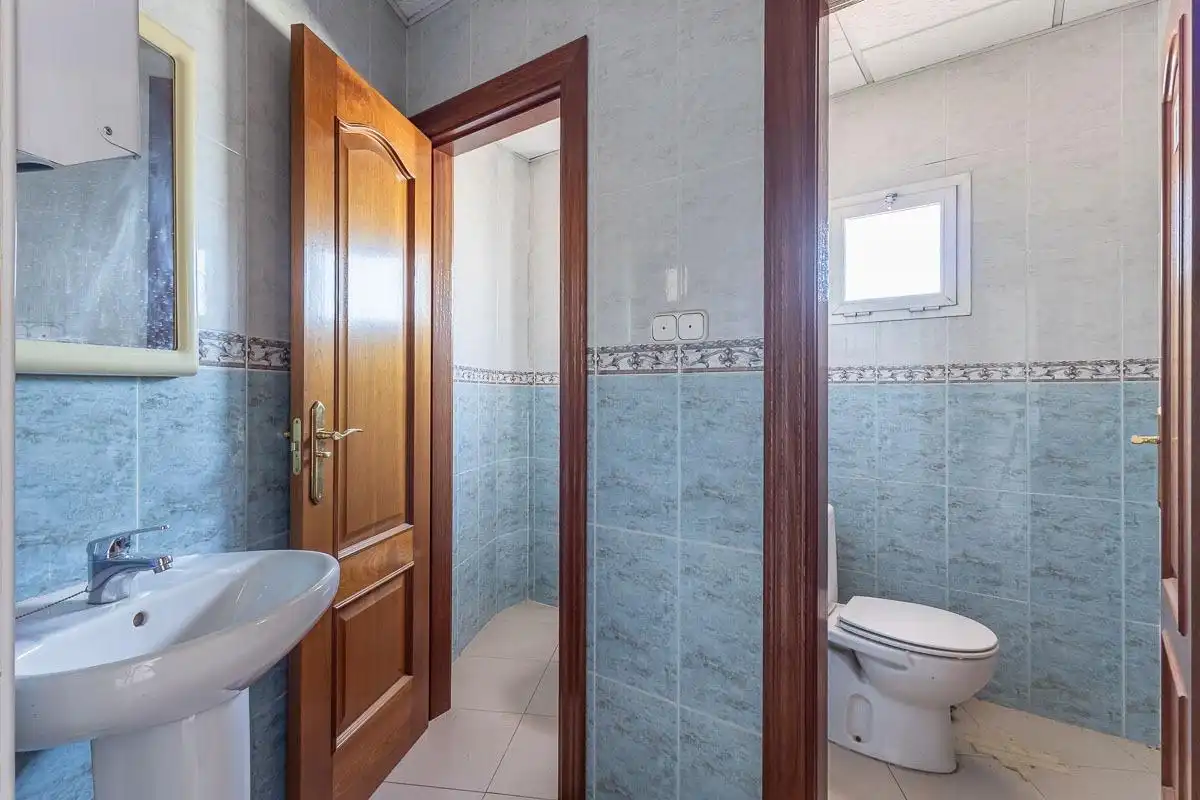 Bathroom of Office for rent in Granada  with Heating