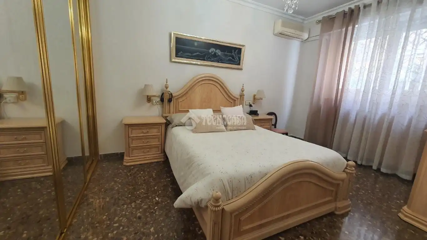 Habitación de Piso en venta en Valencia con Calefacción y Balcón