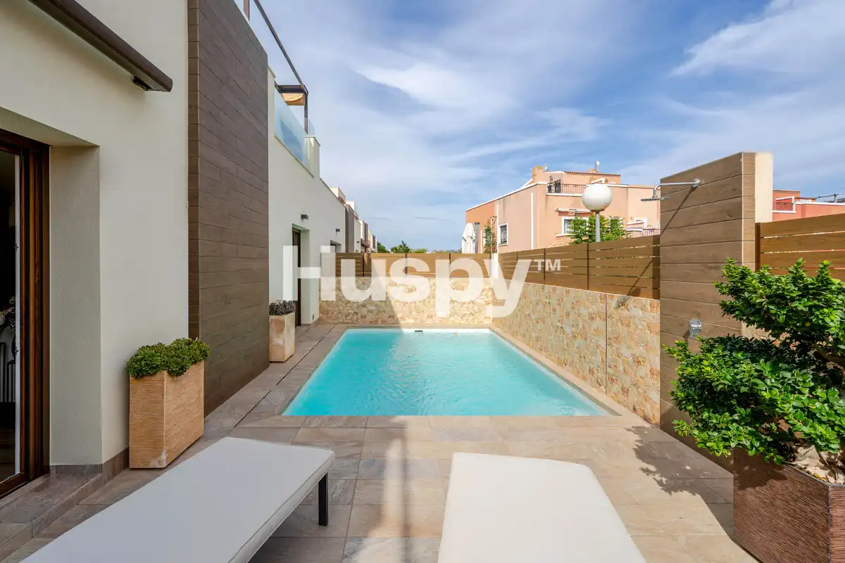 Casa con piscina en venta en Calle la Herrada, imagen 2