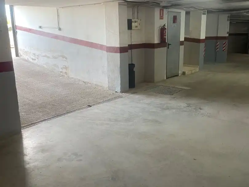 Parkplatz von Garage zum Verkauf in Beniparrell