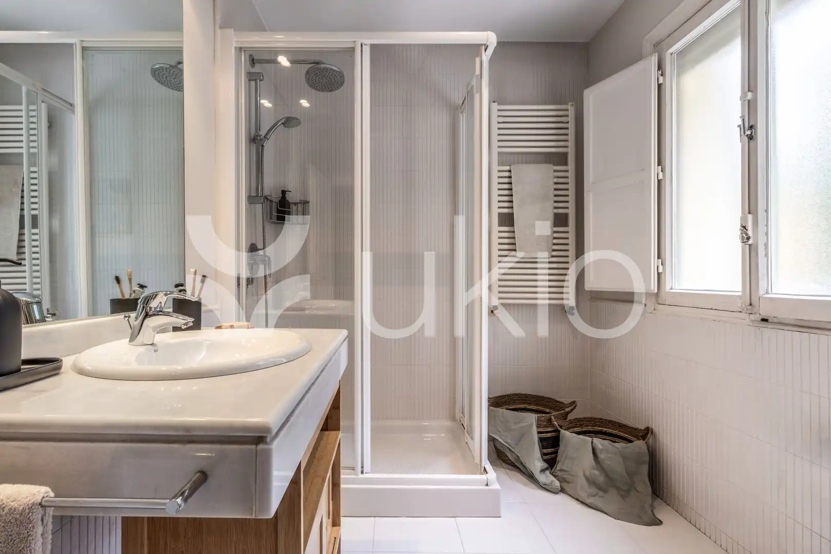 Bany de Apartament de lloguer en Madrid amb Aire condicionat, Calefacció i Moblat