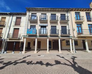 Vista exterior de Local en venda en Sahagún amb Aire condicionat i Terrassa