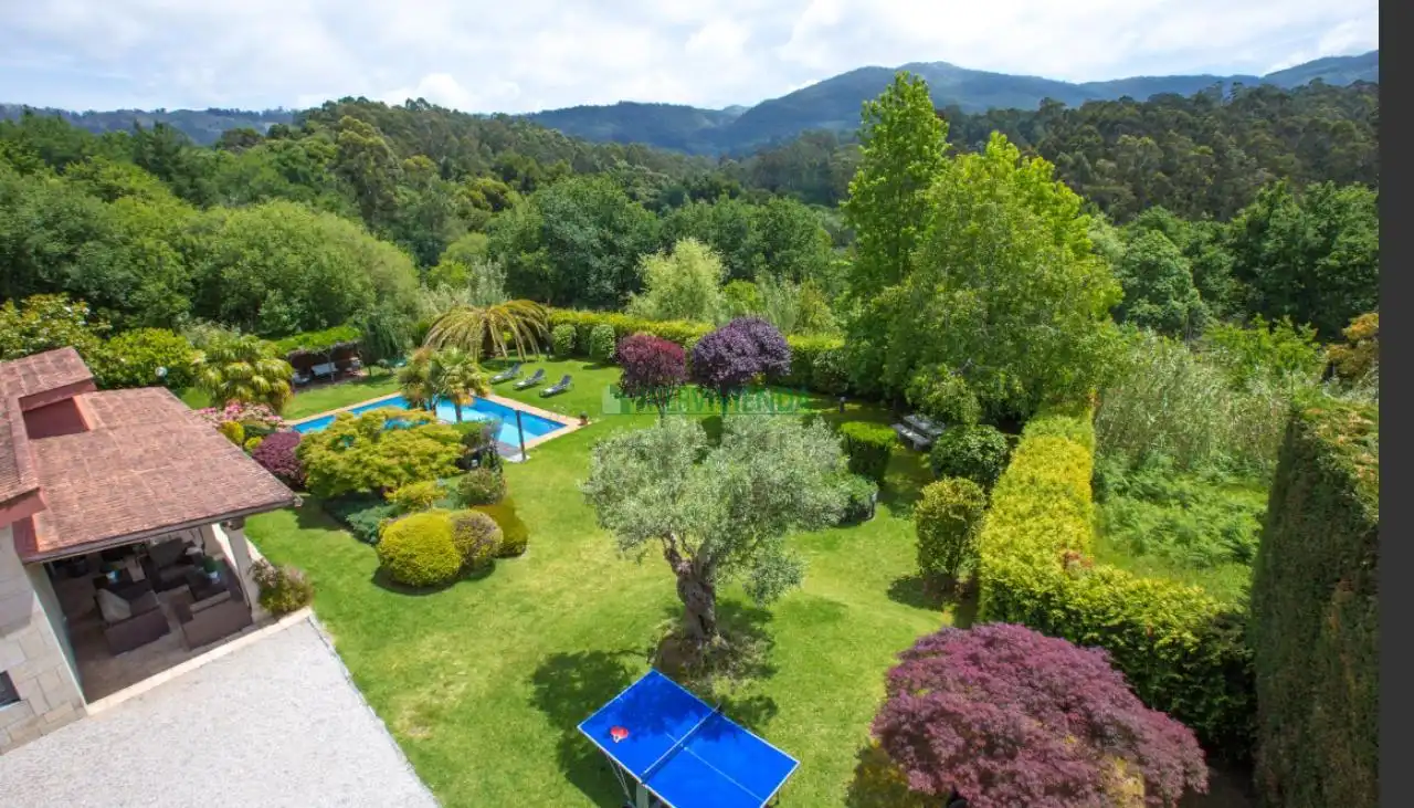 Jardí de Casa o xalet de lloguer en Gondomar amb Calefacció, Jardí privat i Piscina