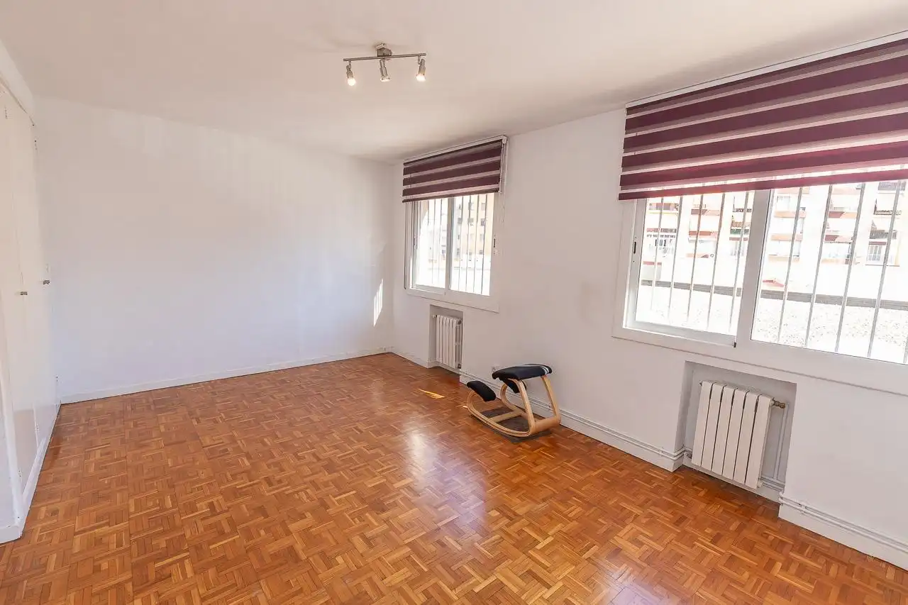 Piso en venta en Tarragona con Calefacción, Parquet y Terraza