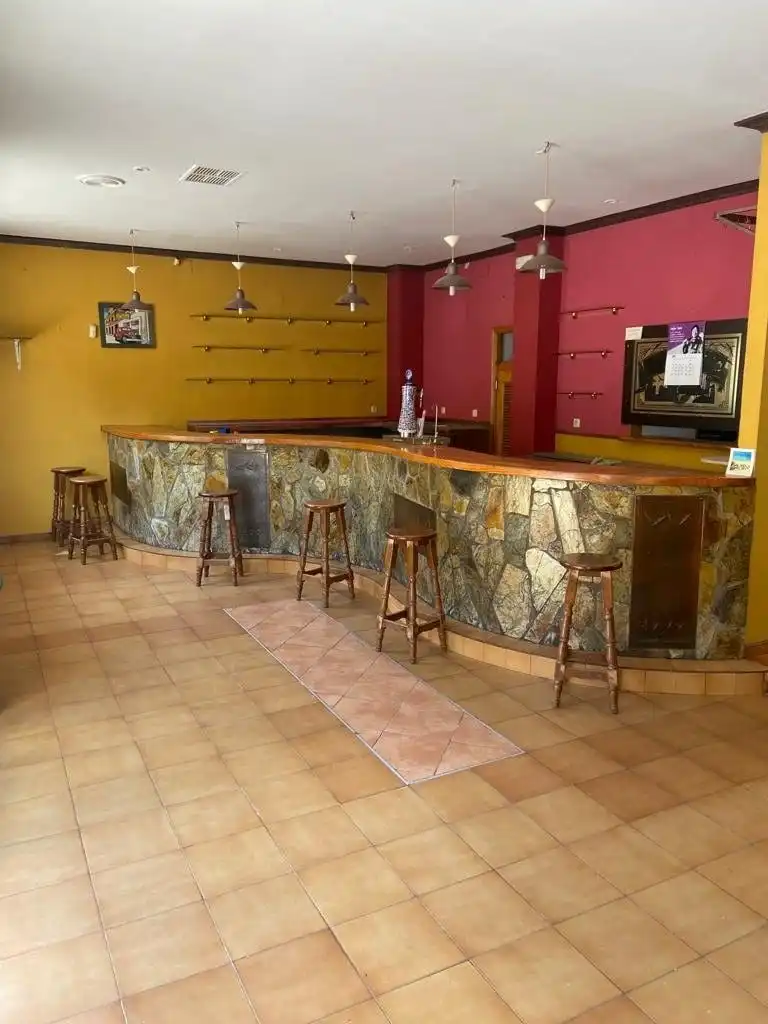 Local comercial en venda a Matallana de Torío, imagen 3