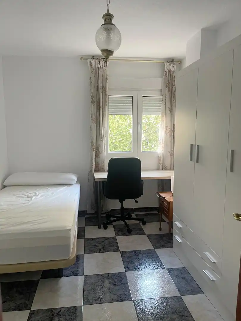 Flat with lift to rent in Calle Poeta Manuel de Góngora 10, imagen 4