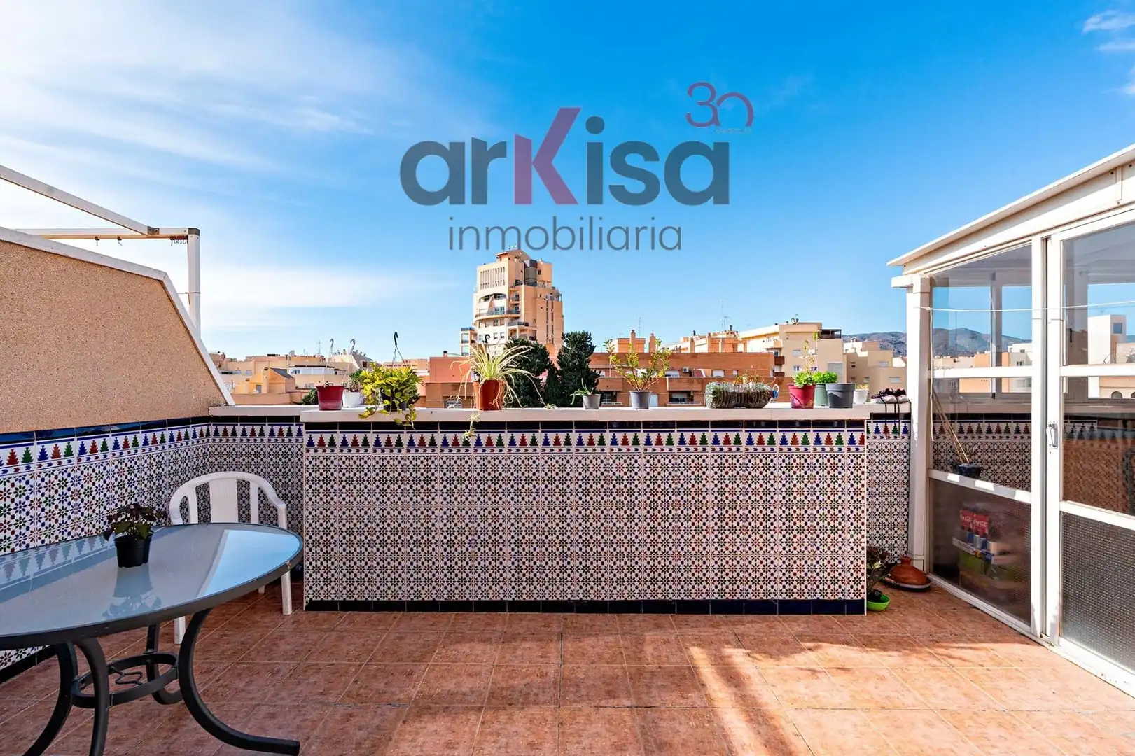 Vista exterior de Àtic en venda en El Ejido amb Aire condicionat, Terrassa i Moblat