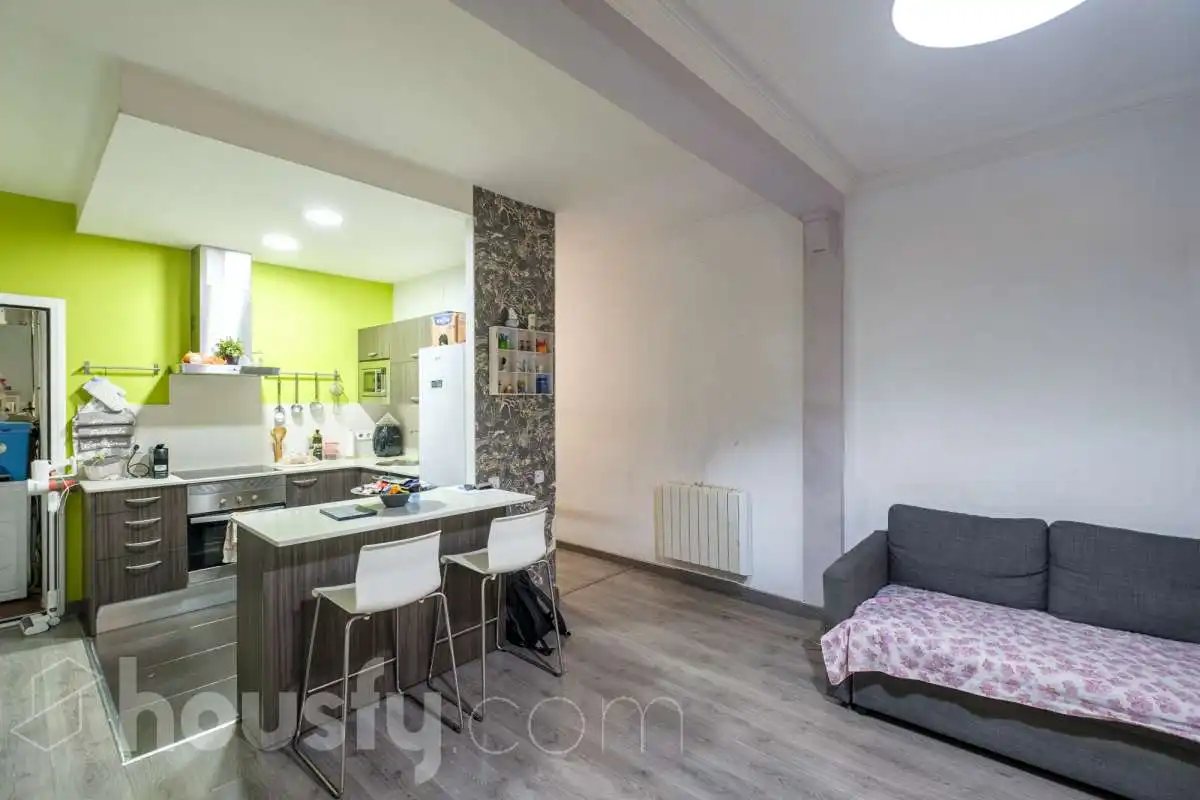 Cuina de Pis en venda en Barcelona amb Calefacció, Parquet i Moblat