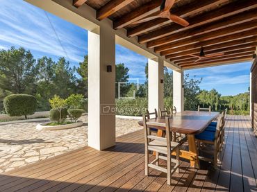 Villa con balcone in vendita a Can Furnet