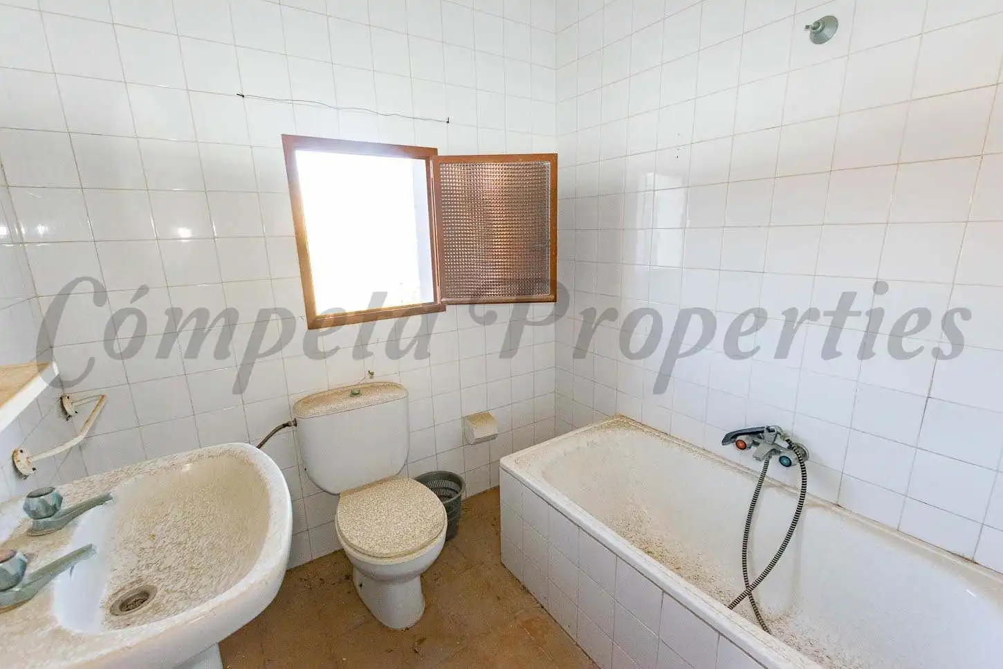 House with garden for sale in Sayalonga, imagen 6