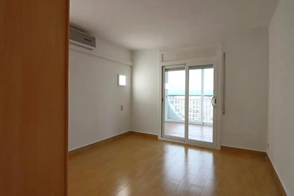 Bedroom of Attic for sale in Empuriabrava  with Air Conditioner