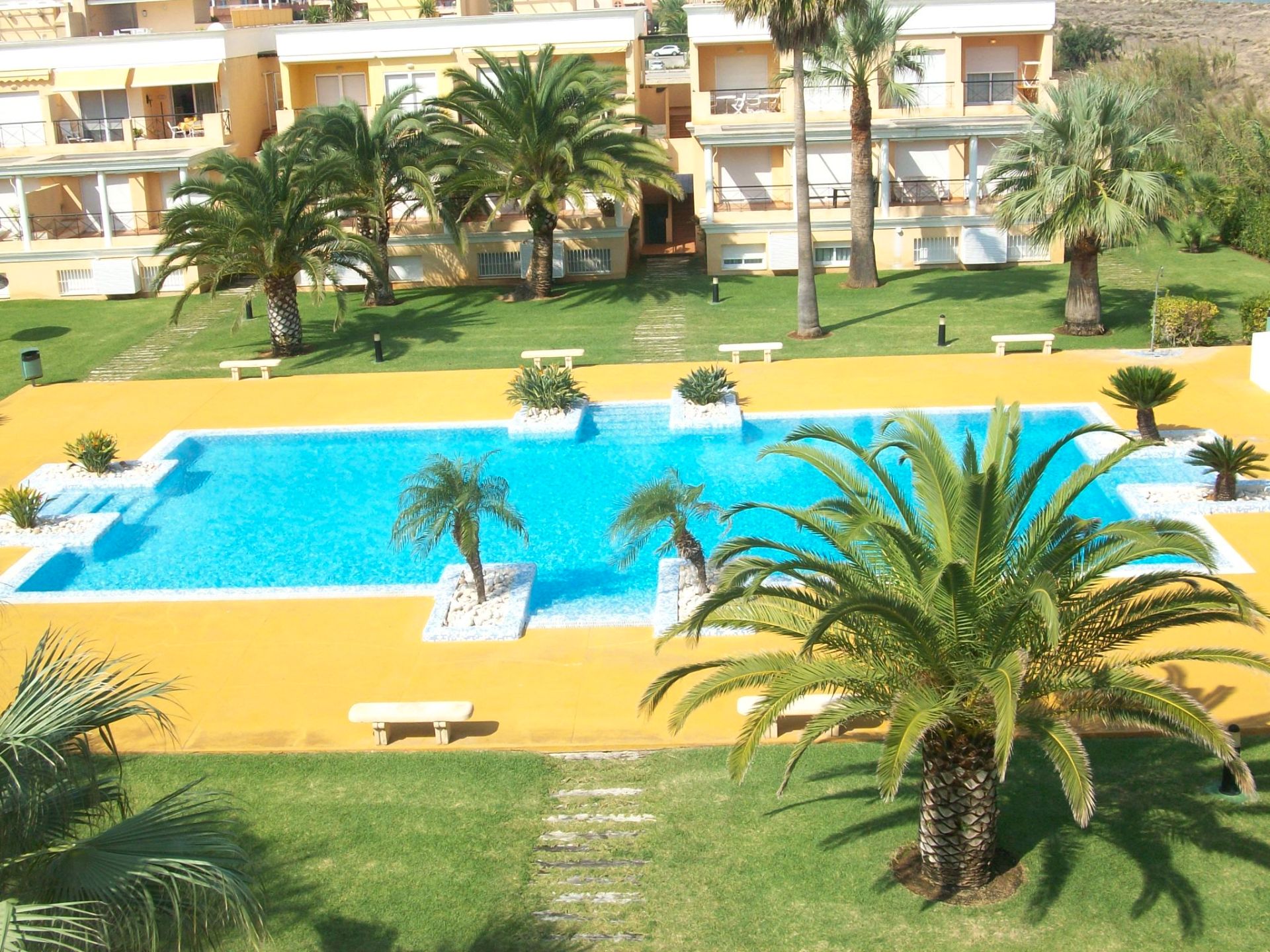 Swimming pool of Apartment for rent in Oliva  with Air Conditioner, Heating and Terrace