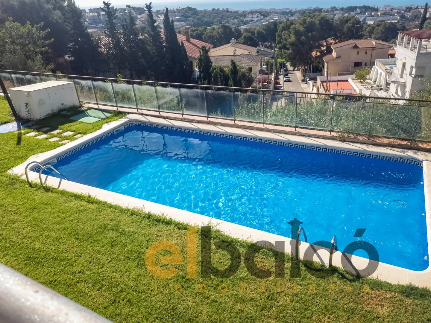 Piscina de Casa adosada en venda en Calafell amb Calefacció, Jardí privat i Parquet