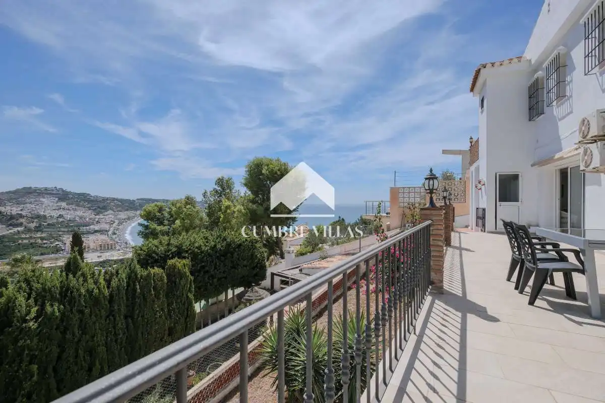 Exterior view of Houses for sale in Almuñécar