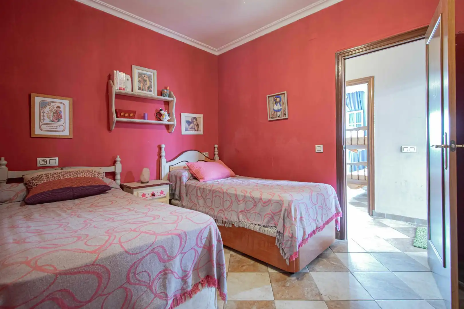 Dormitori de Casa o xalet en venda en La Rinconada amb Terrassa i Piscina