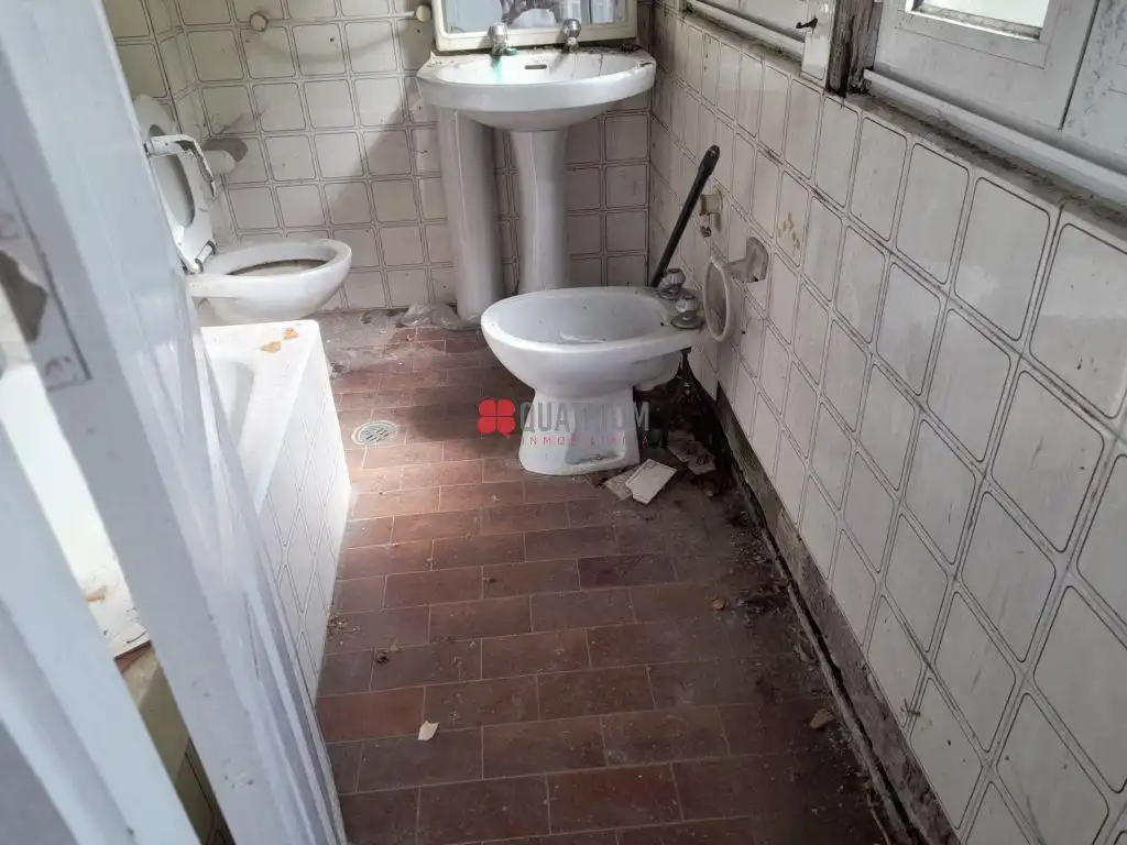 Baño de Piso en venta en Santiago de Compostela  con Calefacción y Balcón
