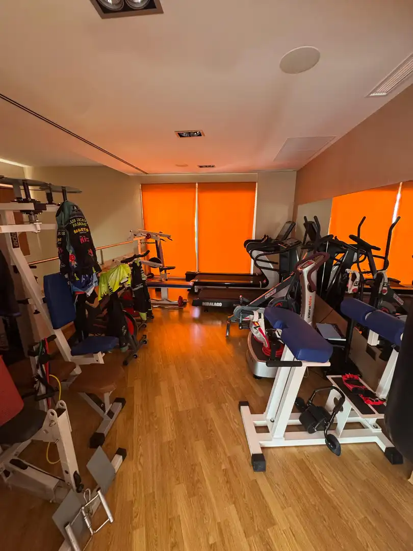 Casa o xalet en venda en Paradas amb Piscina i Piscina comunitària