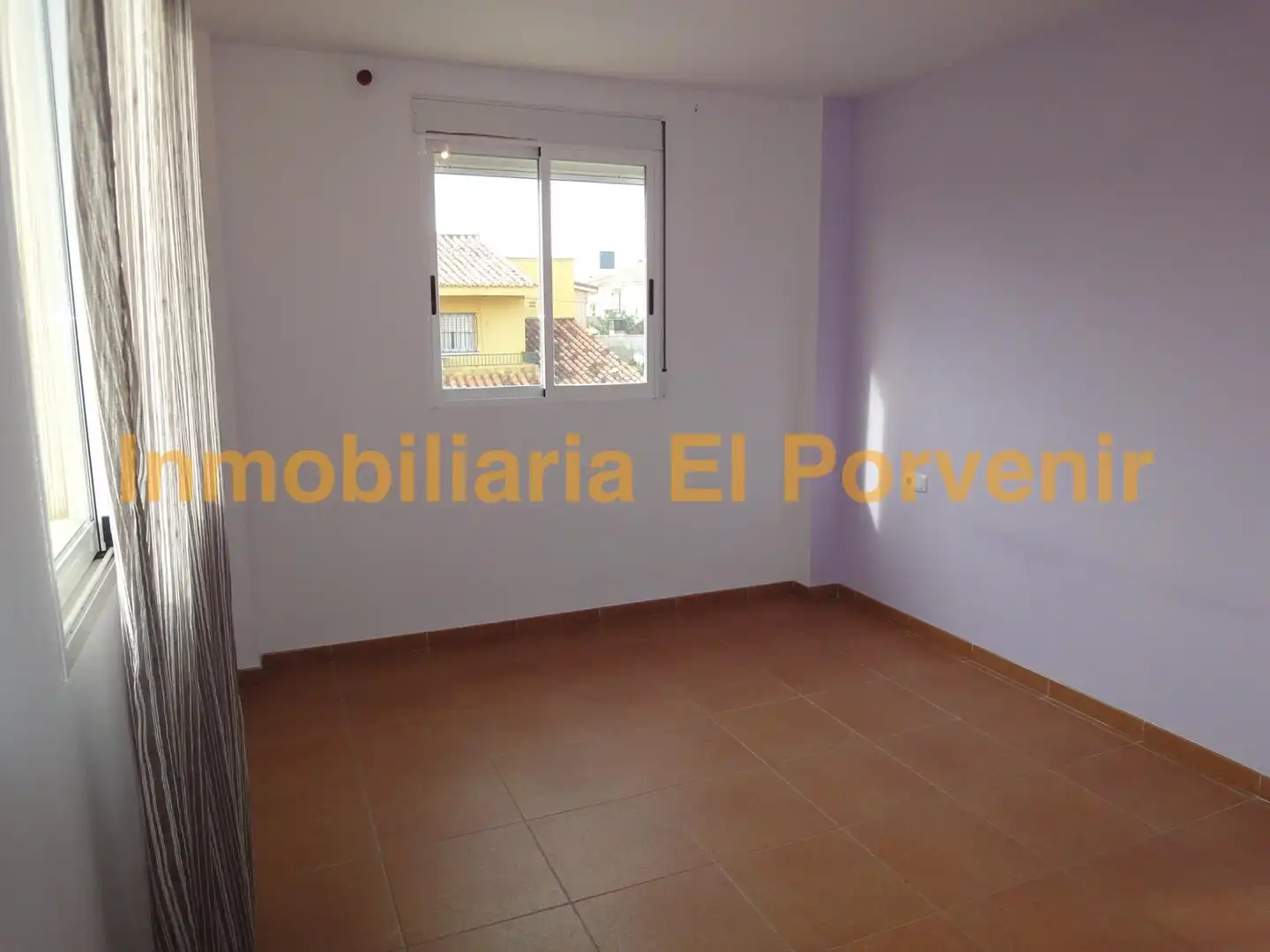 Habitación de Casa adosada en venta en Torrent con Calefacción, Jardín privado y Terraza