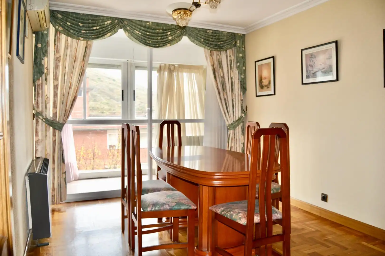 Comedor de Piso en venta en  Pamplona / Iruña con Aire acondicionado, Calefacción y Parquet